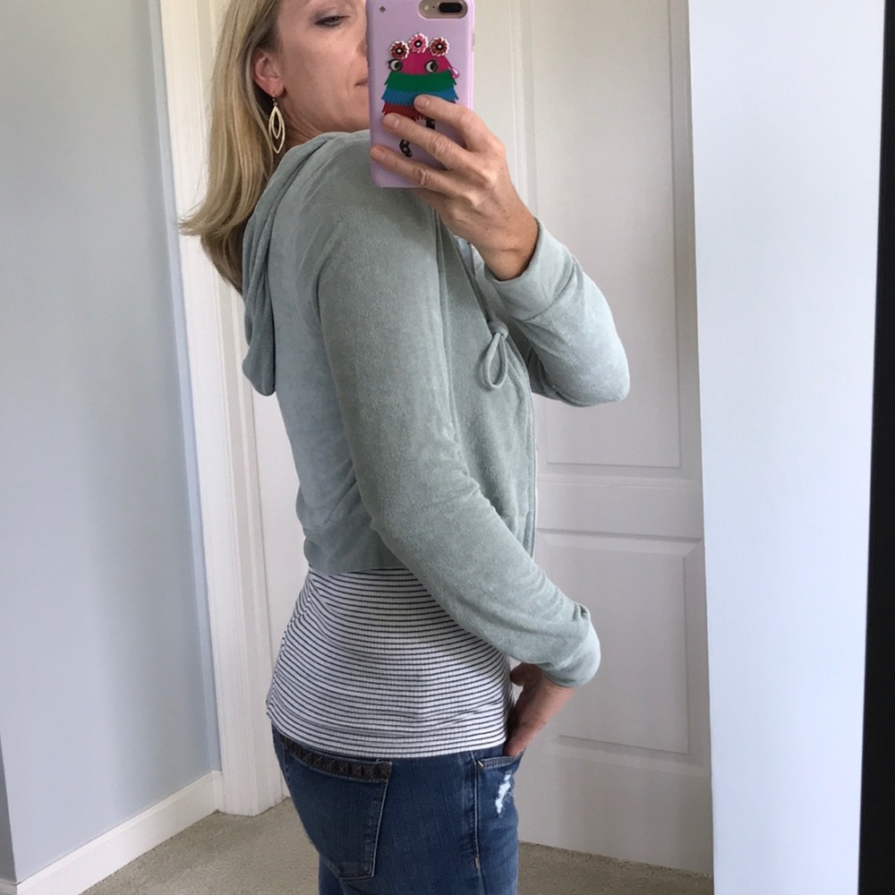 ♥️SIZE SM♥️Sage Color Hooded, Cropped Jacket - Picture 3 of 8